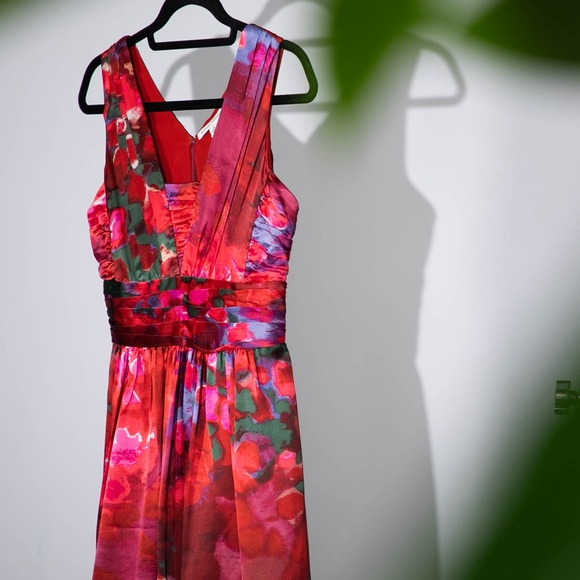 Banana Republic 100% Silk Red Abstract Watercolor Print Sleeveless Dress, Size 2 - Picture 1 of 13